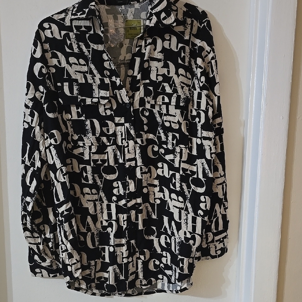 Blackโ and White Graphic Ladies Top